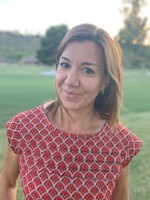 Jeannette Domask Headshot